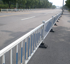 公路護(hù)欄